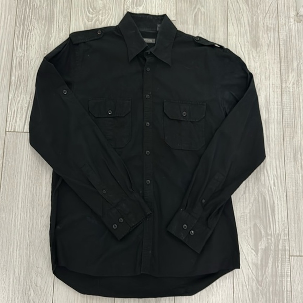 Kenneth Cole Man’s Shirt 🖤